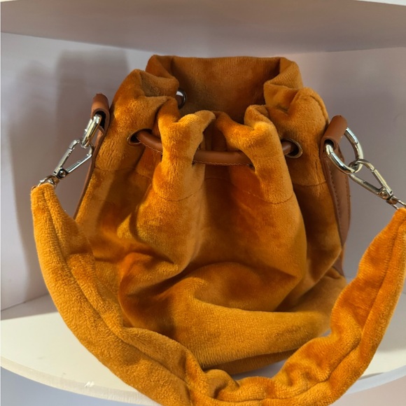 Tan Velvet Amazon Bucket Bag - Picture 6 of 6